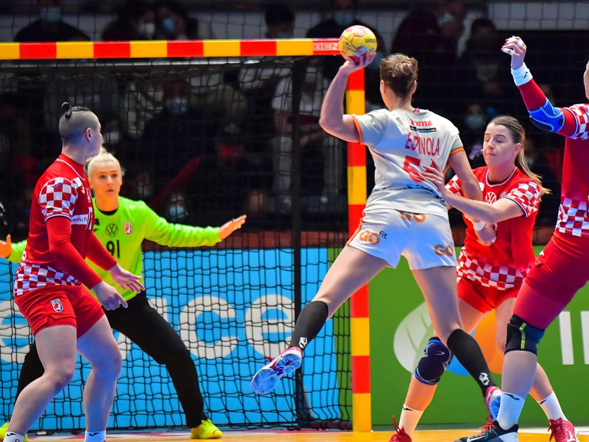 España resuelve su pase a cuartos de final