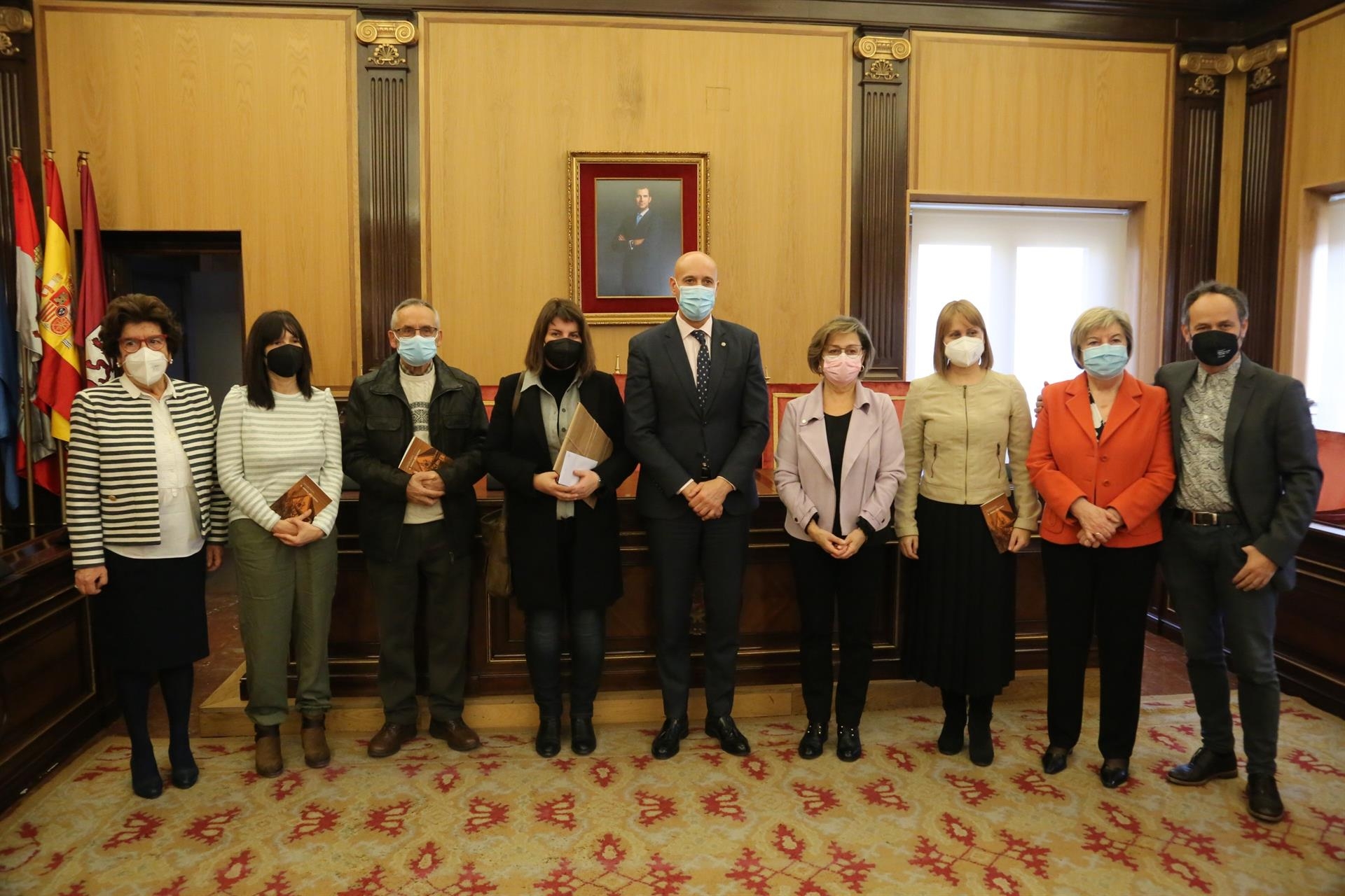 La valenciana María Dolores López Maxtell, Premio Nacional de Poesía Antonio González de Lama