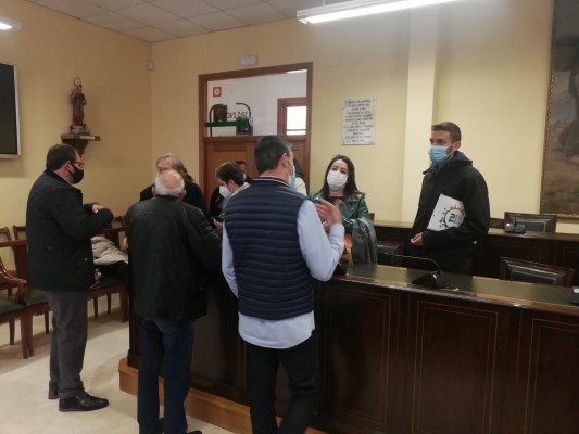 El Ayuntamiento de la Vila y el comité de empresa del Asilo Santa Marta firman un convenio estatuario
