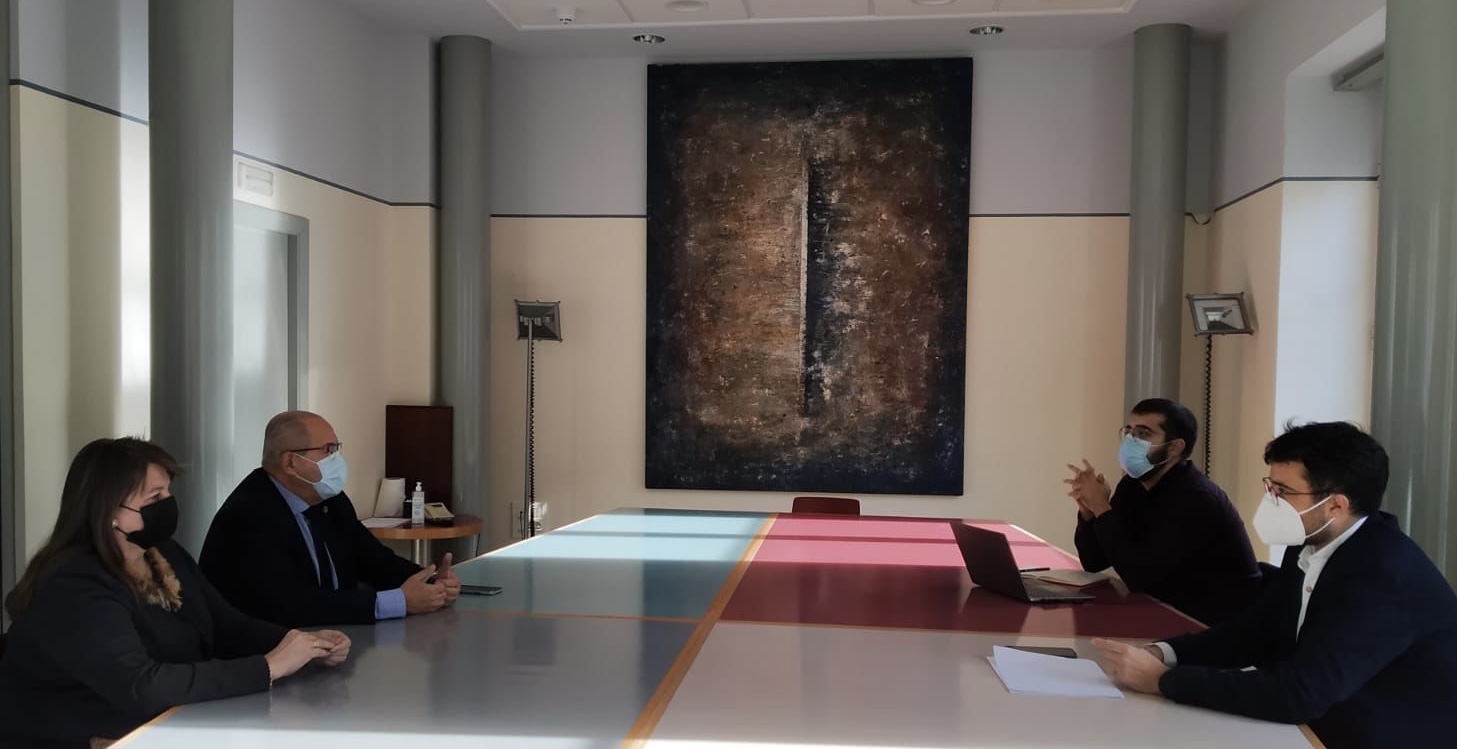 Los ediles Llopis y González junto al secretario autonómico de Vivienda y Función Social de la Generalitat Valenciana, Alejandro Aguilar, y el director general de Coordinación Institucional, Marc Aparisi.  - 