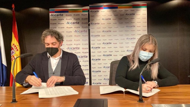 Turisme dobla la ayuda para la promoción turística de Alicante y destina 6,8 millones a la provincia