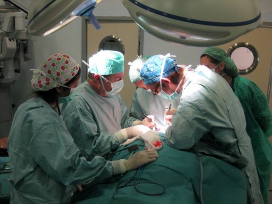 Traumatología, ginecología y cirugía, las especialidades más denunciadas