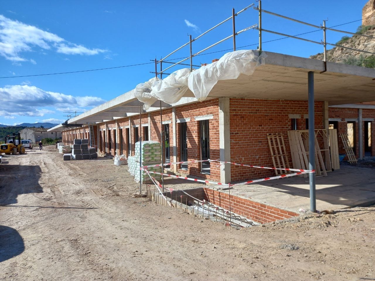 Las obras del aulario del Colegio de Castellnovo y las del Cervantes-Dualde de Betxí, listas para abril
