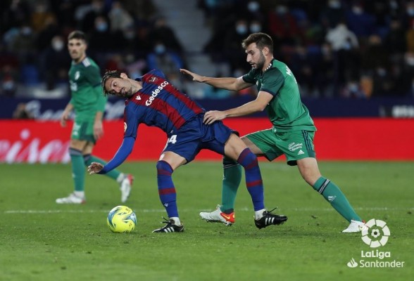 Campaña, a un partido del top-cinco histórico del Levante en Primera
