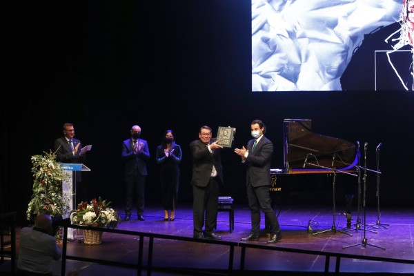 Transparencia pide a Torrevieja que reconsidere distinguir al ex alcalde Hernández Mateo 