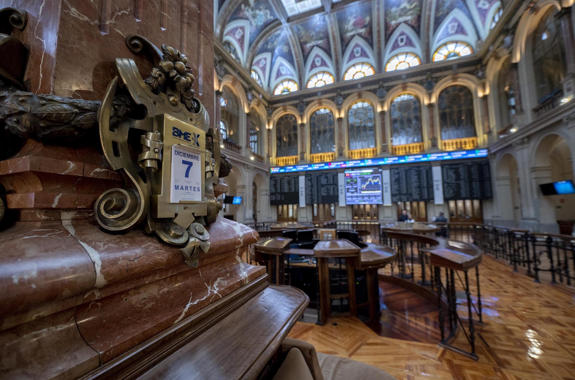 El Ibex 35 se impulsa un 1,4% y recupera los 8.500 puntos