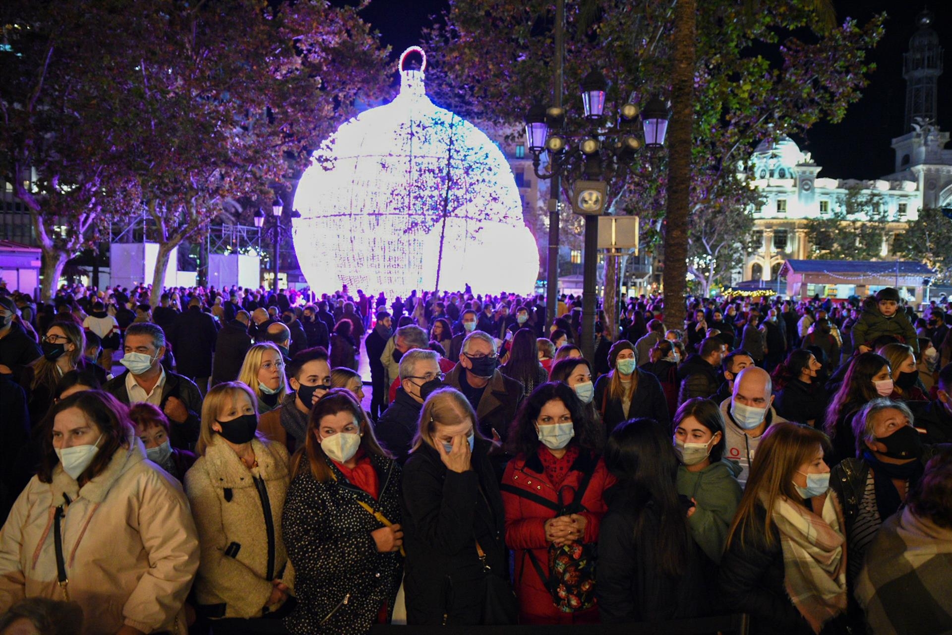 El Gobierno descarta restricciones para Navidad y resalta la seguridad de las vacunas y las mascarillas