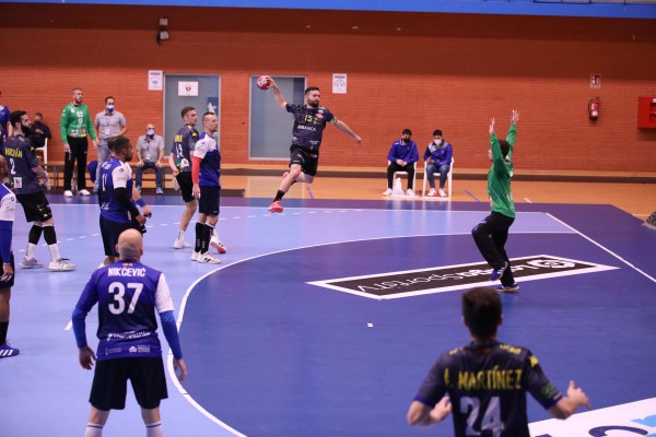 El Benidorm quiere prolongar en León su racha