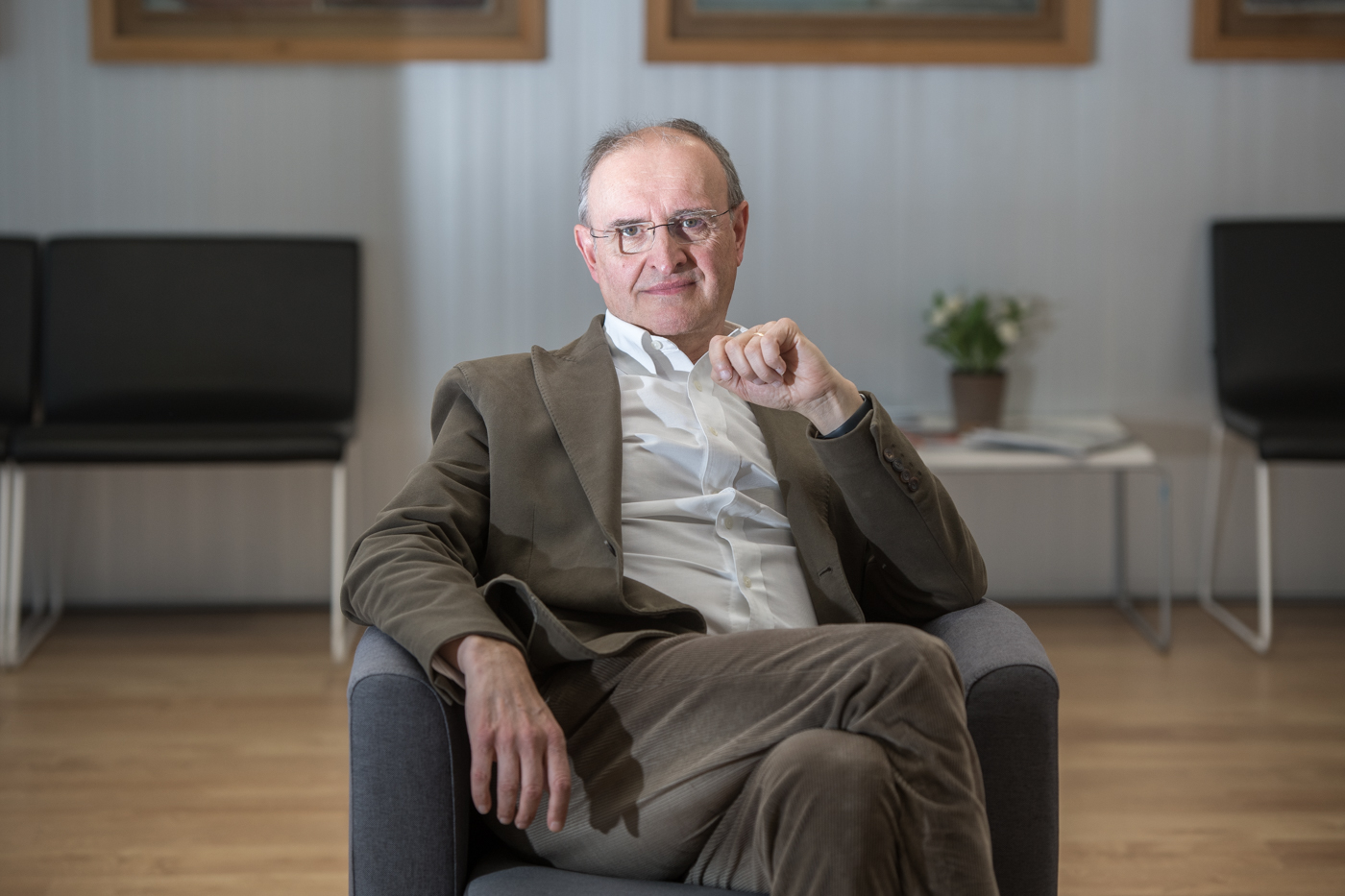 Xavier Marcet en el edificio Quorum 1 de la UMH. Fotos: RAFA MOLINA - 