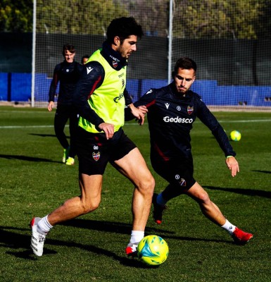 Miramón y Postigo, novedades en el primer entrenamiento de la semana
