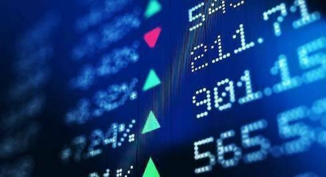 Los 'blue chips' mantienen al Ibex 35 a media sesión arriba de los 8.300 puntos