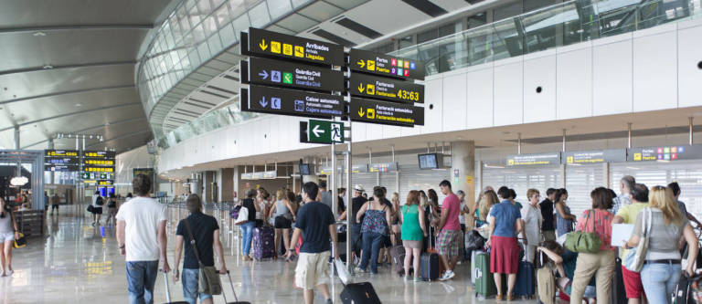 Daños colaterales de la covid-19: el transporte aéreo de pasajeros en la UE cayó un 73% en 2020