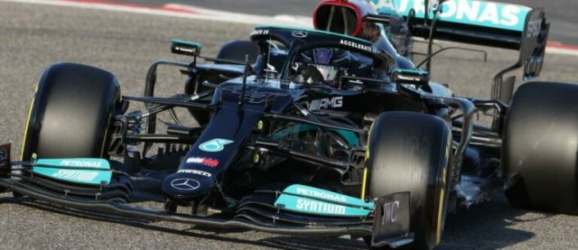 Hamilton gana la penúltima batalla con Verstappen y aplazan la guerra para Abu Dabi