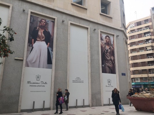Massimo Dutti une dos locales en Colón para su nueva tienda e Intropia se traslada