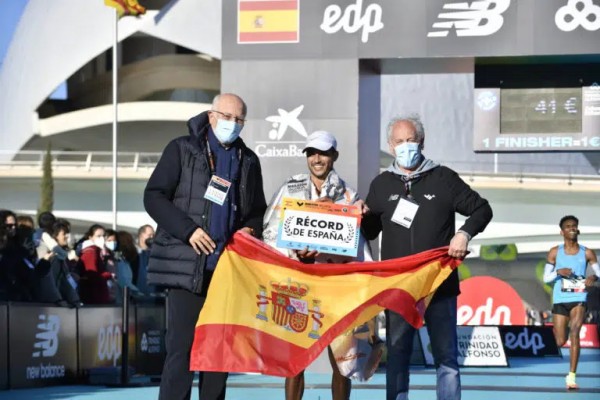 Ben Daoud iguala el récord de España en el maratón de València