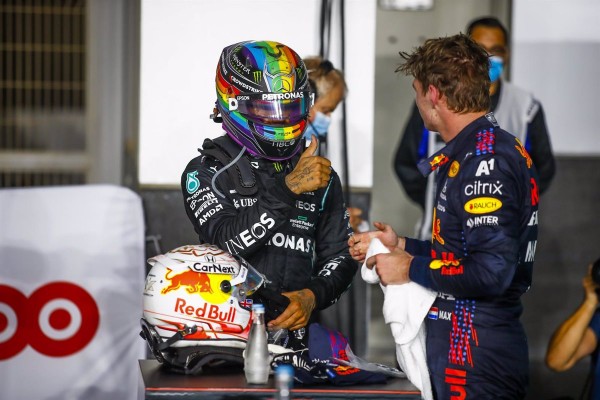 Verstappen y Hamilton vuelven a medirse en lo 'desconocido' con medio título en juego
