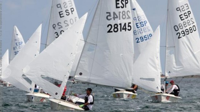 El Trofeo Armada de la clase Snipe reúne en el Mar Menor a 70 barcos de seis países europeos