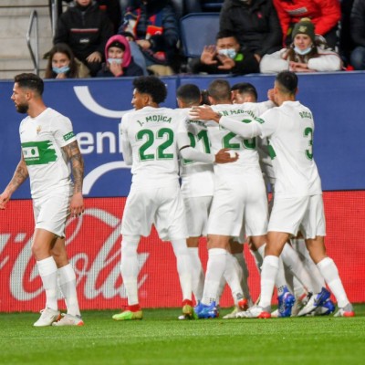 Reto en la frontera del descenso en el debut de Francisco