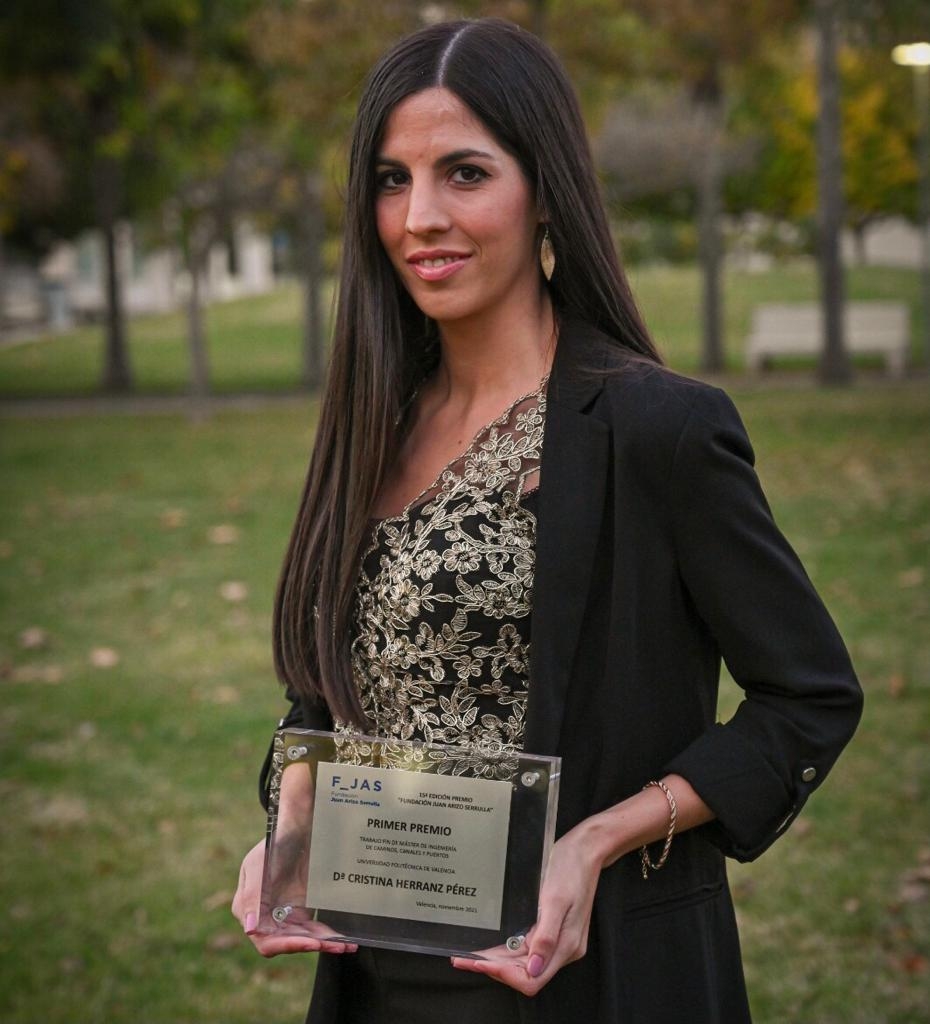 Cristina Herranz, vencedora en los XV Premios Juan Arizo por su trabajo del muelle sur del puerto