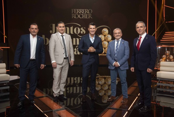 Peñíscola pasa a la final para ser el municipio que 'más brilla' de la Navidad de toda España