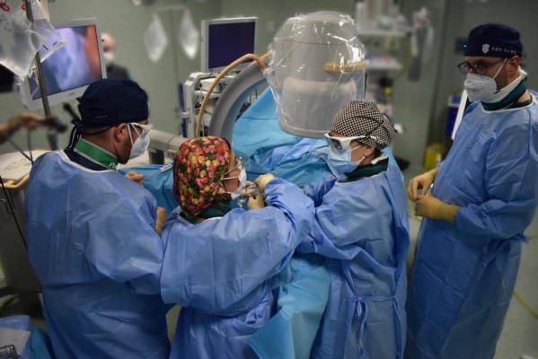 ROC Clinic salva el riñón de una paciente de 30 años en una única intervención con instrumental en miniatura

