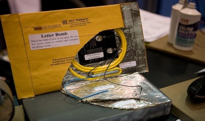 Carta bomba con silenciador
