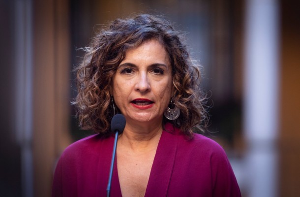 Montero envía a las CCAA su propuesta de población ajustada para reformar la financiación