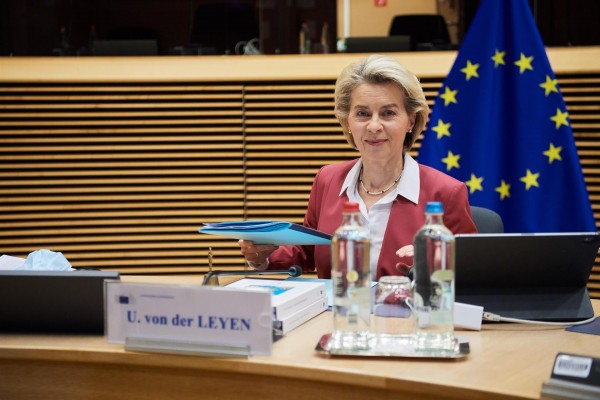  Bruselas aprueba el desembolso a España de los 10.000 millones del primer tramo del fondo de recuperación
