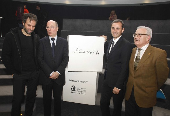 Josep Vicent dirige; Echanove y La Fura dels Baus amenizan la gala del premio Azorín