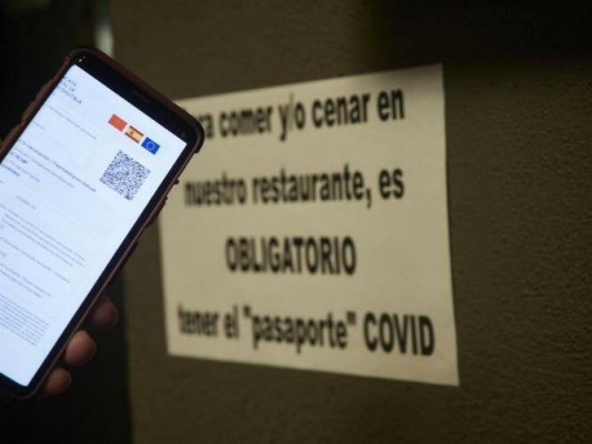 El Consell modifica el decreto para sancionar a locales y particulares que incumplan con el certificado covid