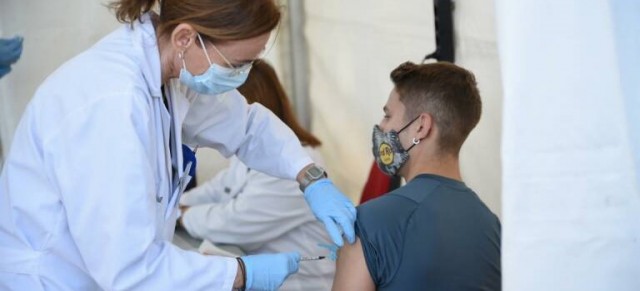 Fallece por covid un hombre de 75 años en Murcia, en una jornada con 468 nuevos casos