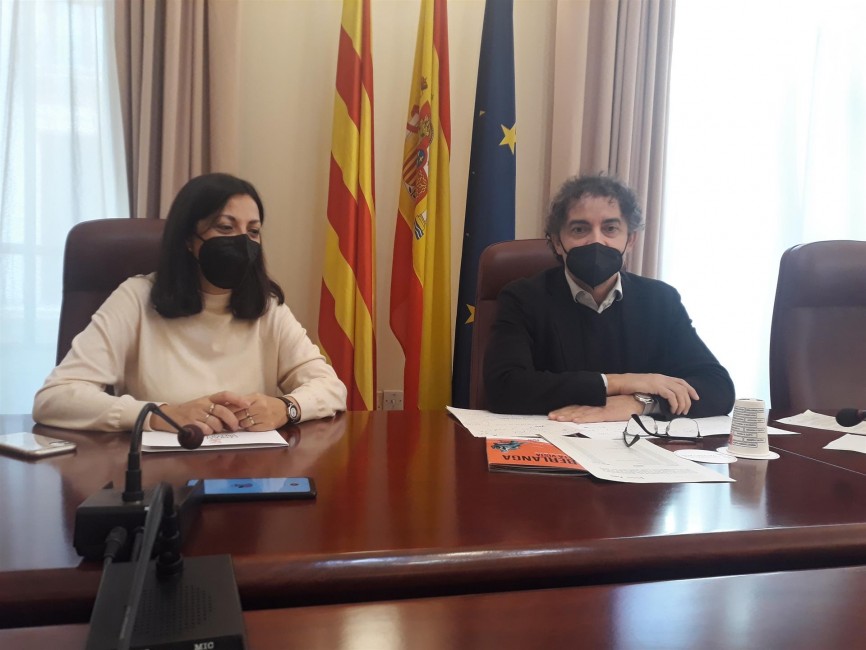 El secretario autonómico de Turisme, Francesc Colomer, junto a la delegada de Presidencia en Castellón, Eva Redondo. (Foto: EP) - 