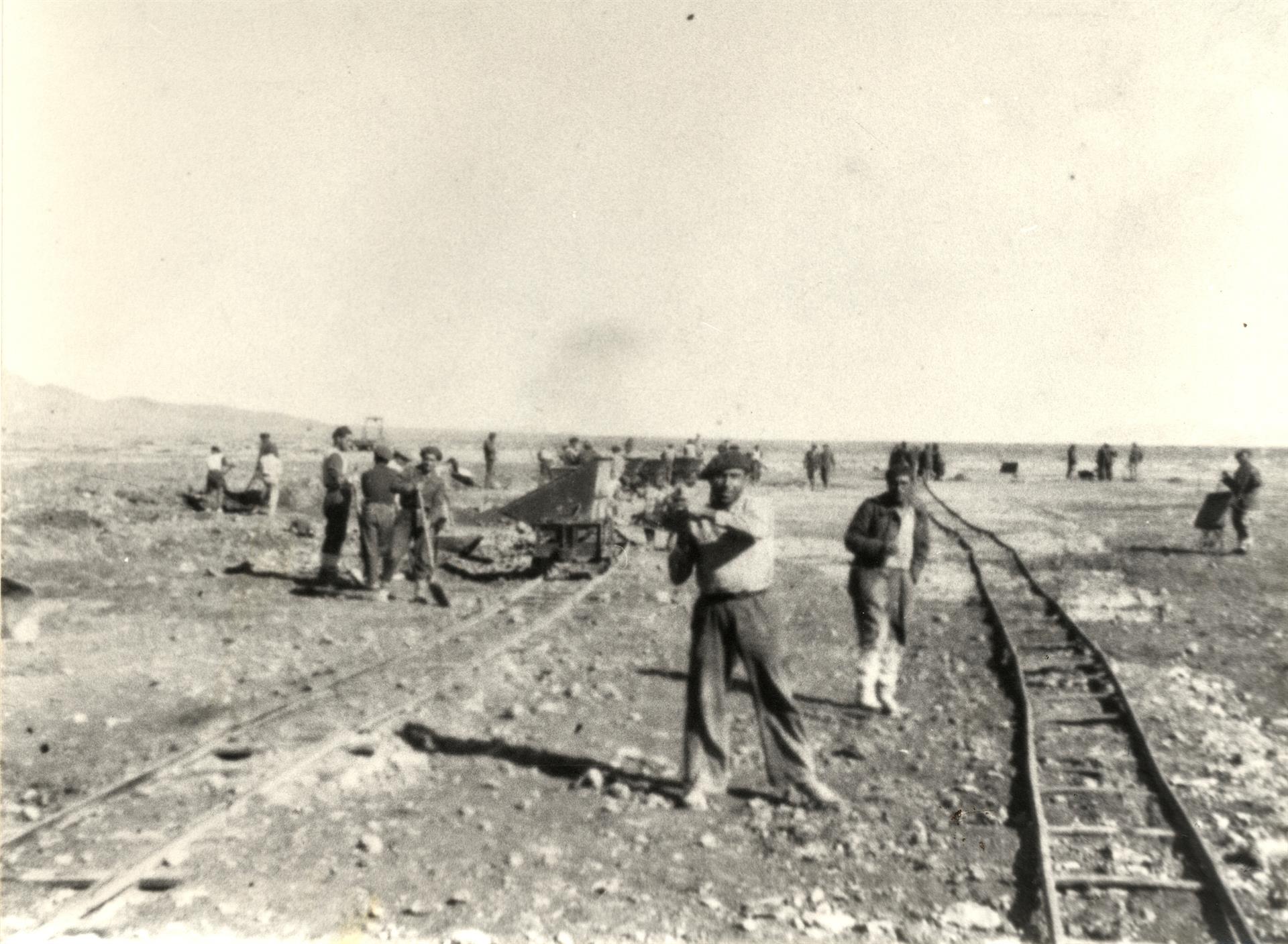 Esclavos del tren del desierto
