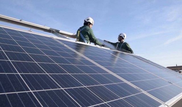 Educación apuesta por la renovación energética: nueve institutos instalarán placas solares en 2022