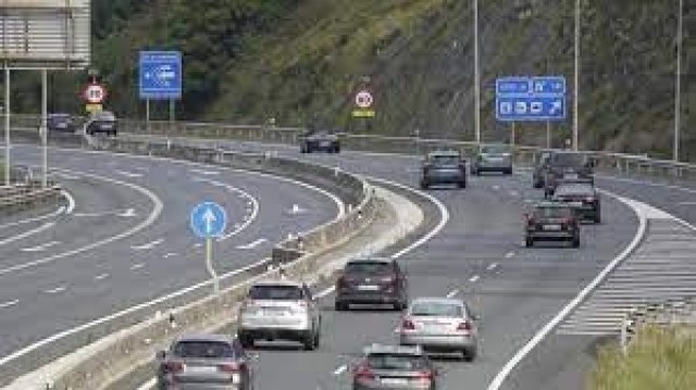 El Congreso aprueba la reforma de la Ley de Tráfico que acaba con el margen de 20 Km/h para adelantar