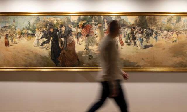 Las multitudes de Pinazo se cuelan en el IVAM 