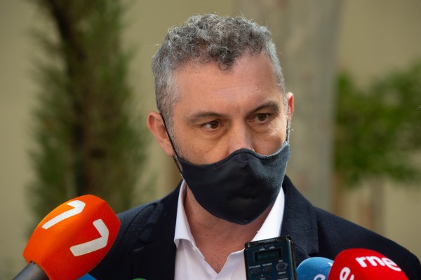Urralburu, uno de los artífices de la reforma del Estatuto, clama contra su retirada: 