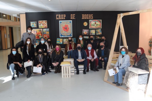 L'Espai Jove de Vila-real es renova amb una zona de 'bookcrossing' creada per alumnes de disseny