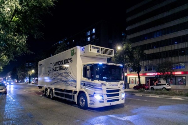 Mercadona inicia una prueba laboratorio con un nuevo camión 100% eléctrico y libre de emisiones GEI, partículas y NOx