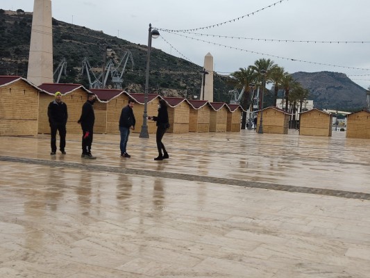 La explanada del Puerto se estrena esta Navidad con 12 casetas de alimentación y regalos 