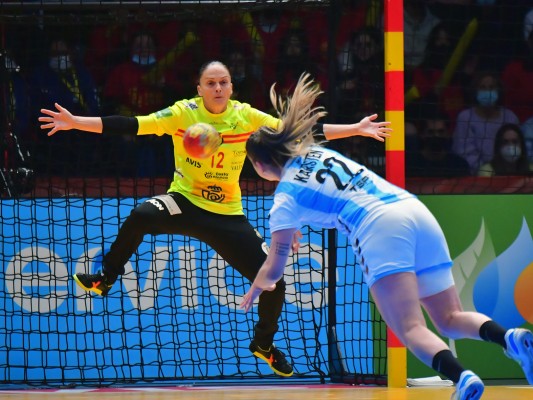 España se da un festín ante Argentina