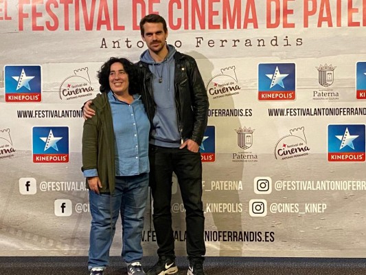 Arantxa Echevarría presenta la comedia 'La familia perfecta' en València

