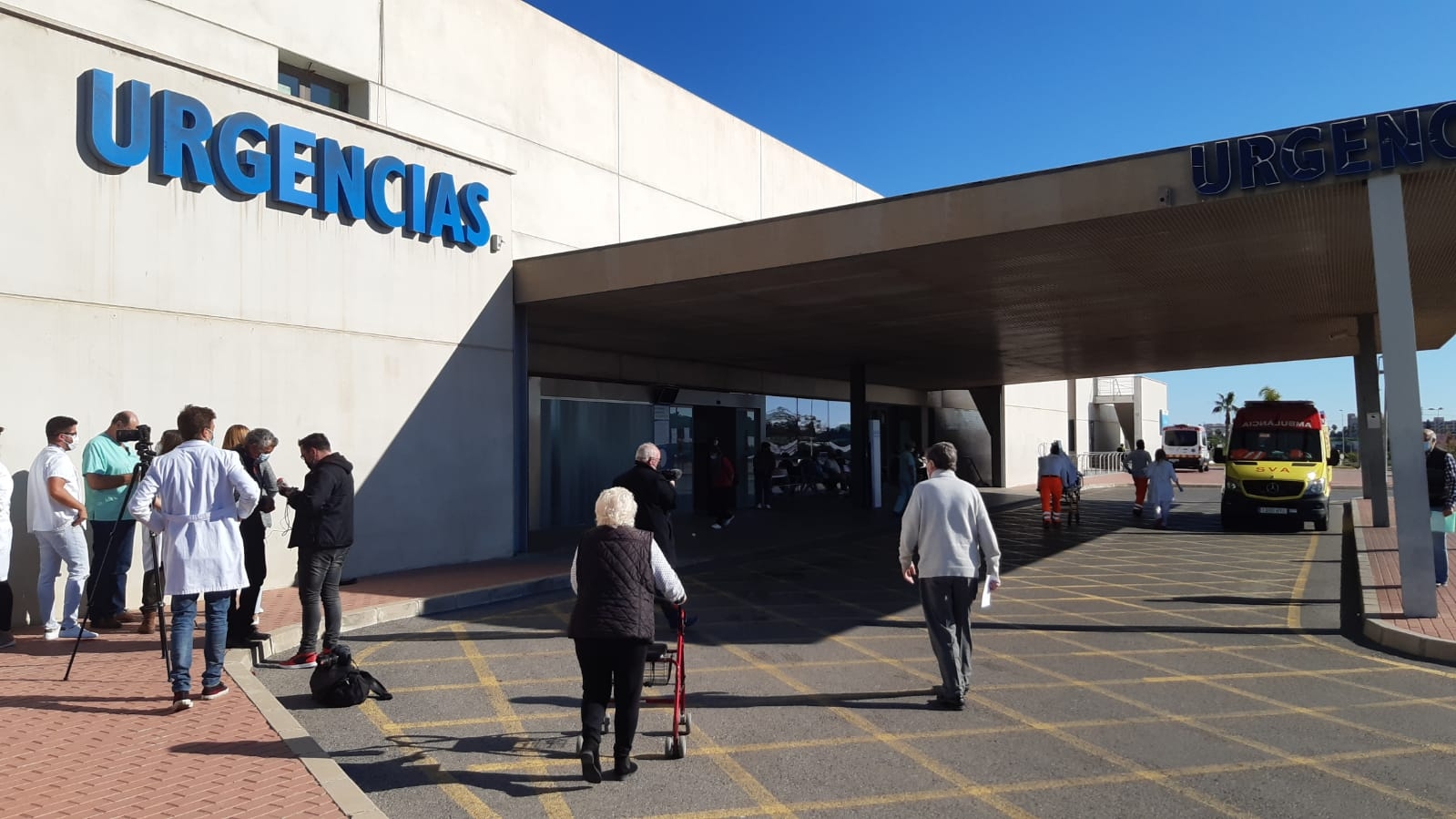 Este miércoles sindicatos denunciaban el colapso en Urgencias del Hospital de Torrevieja. Foto: AP - 