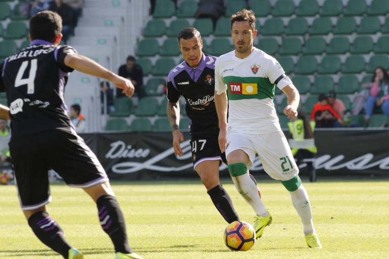 Albacar es la única baja del Elche ante el Huesca