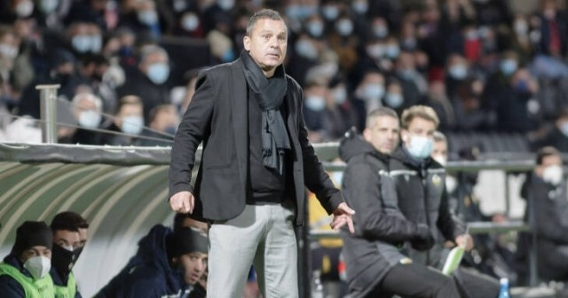 Escobar: “Vamos con la ilusión de pasar, pero sabemos que el objetivo principal es la Liga”  