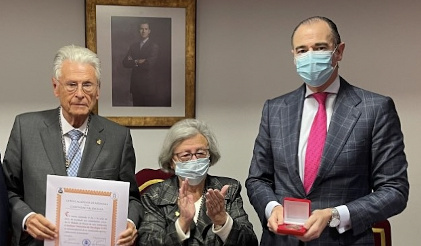 Antonio Llombart, Carmen Leal y Manuel Llombart. - 