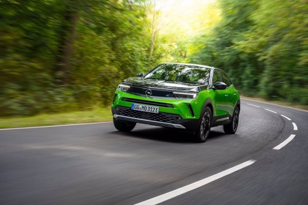 Opel aumenta la autonomía de los modelos Corsa-e y Mokka-e por la optimización de los sistemas HVAC