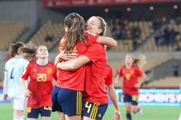 España da forma a otra goleada camino del Mundial