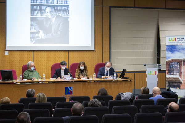 La Universitat Jaume I ret homenatge a Germà Colón amb un llibre  dedicat a la seua memòria 