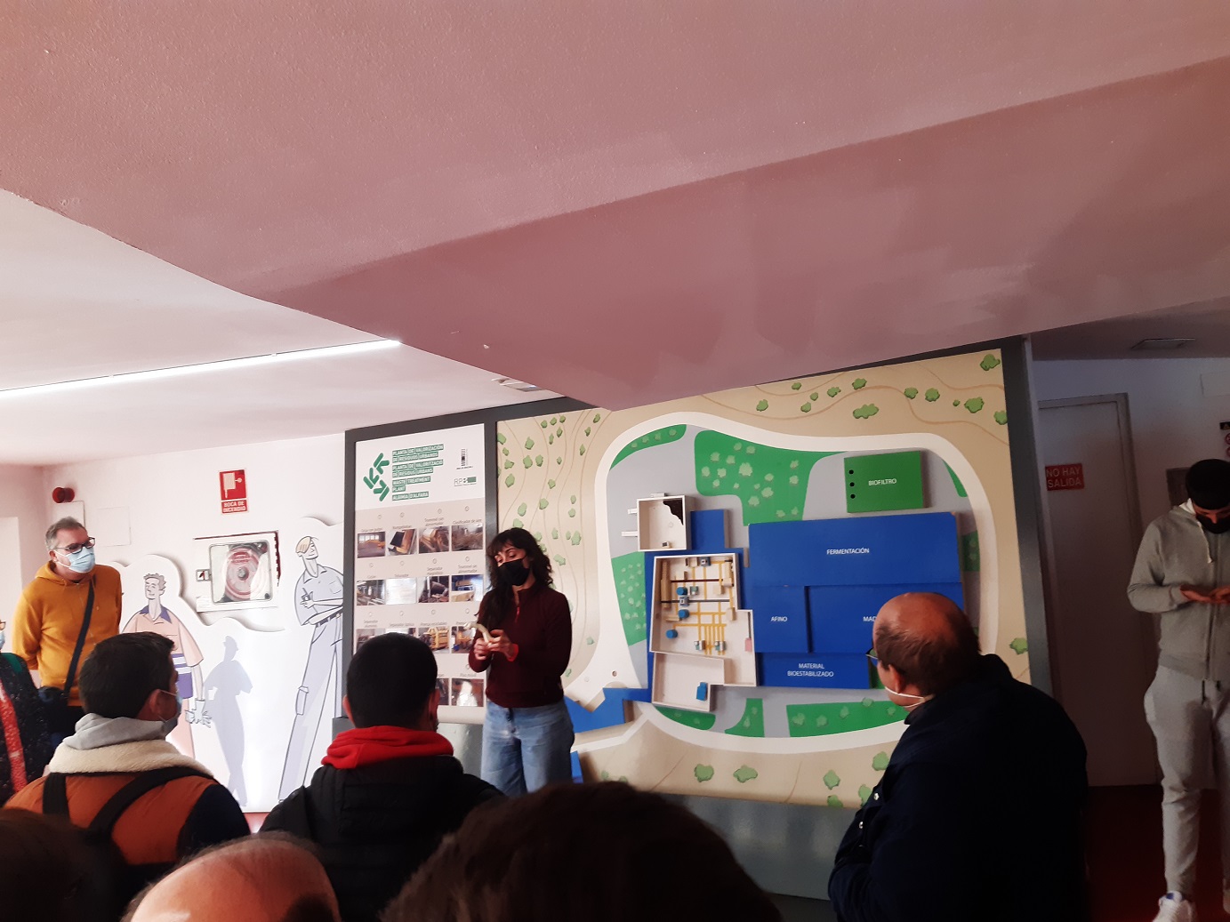 L'alumnat d'Electromecànica de Nules fa una visita formativa a una planta de reciclatge